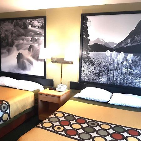 Hotel Super 8 By Wyndham Hamilton Extérieur photo