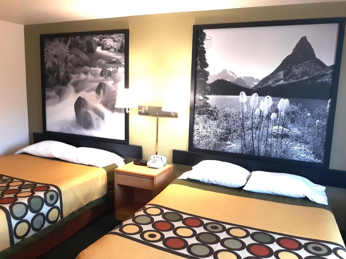 Hotel Super 8 By Wyndham Hamilton Extérieur photo