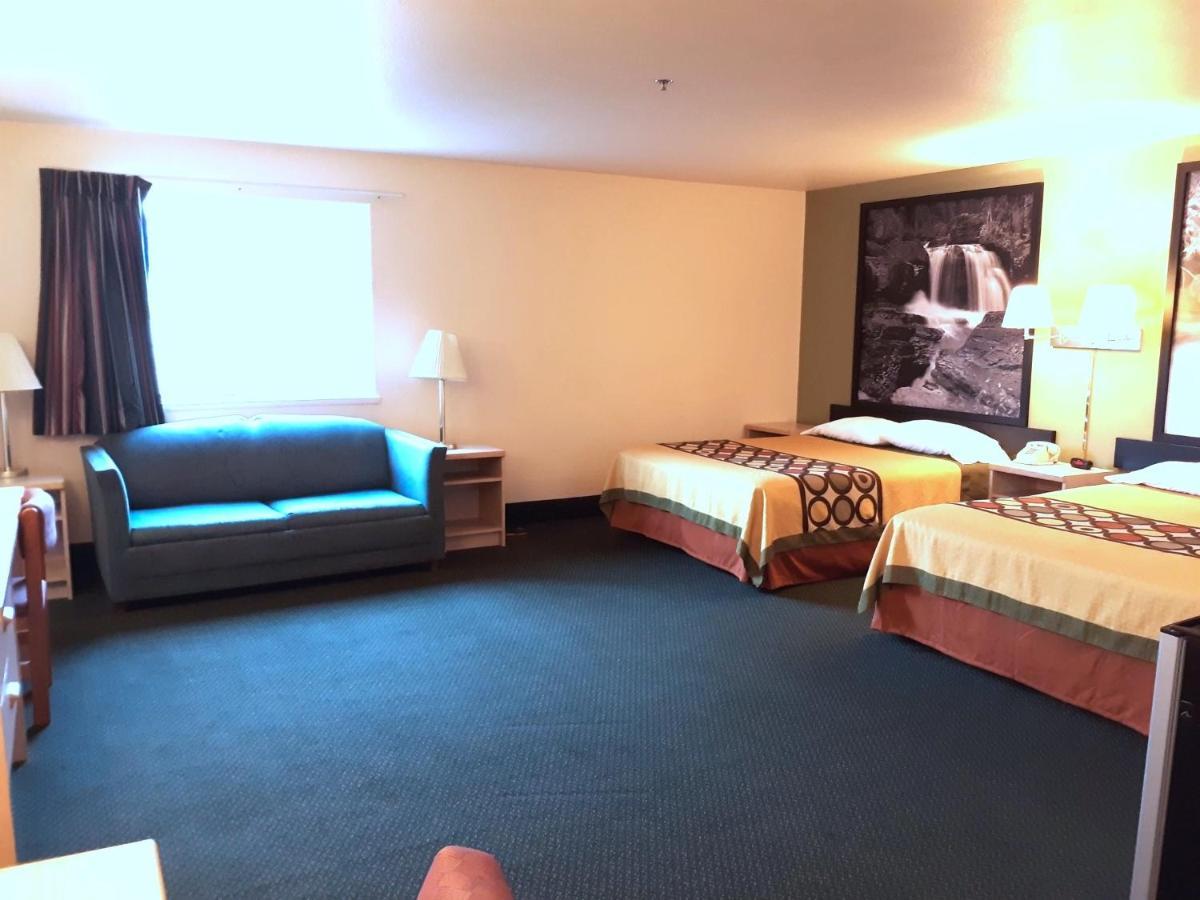Hotel Super 8 By Wyndham Hamilton Extérieur photo