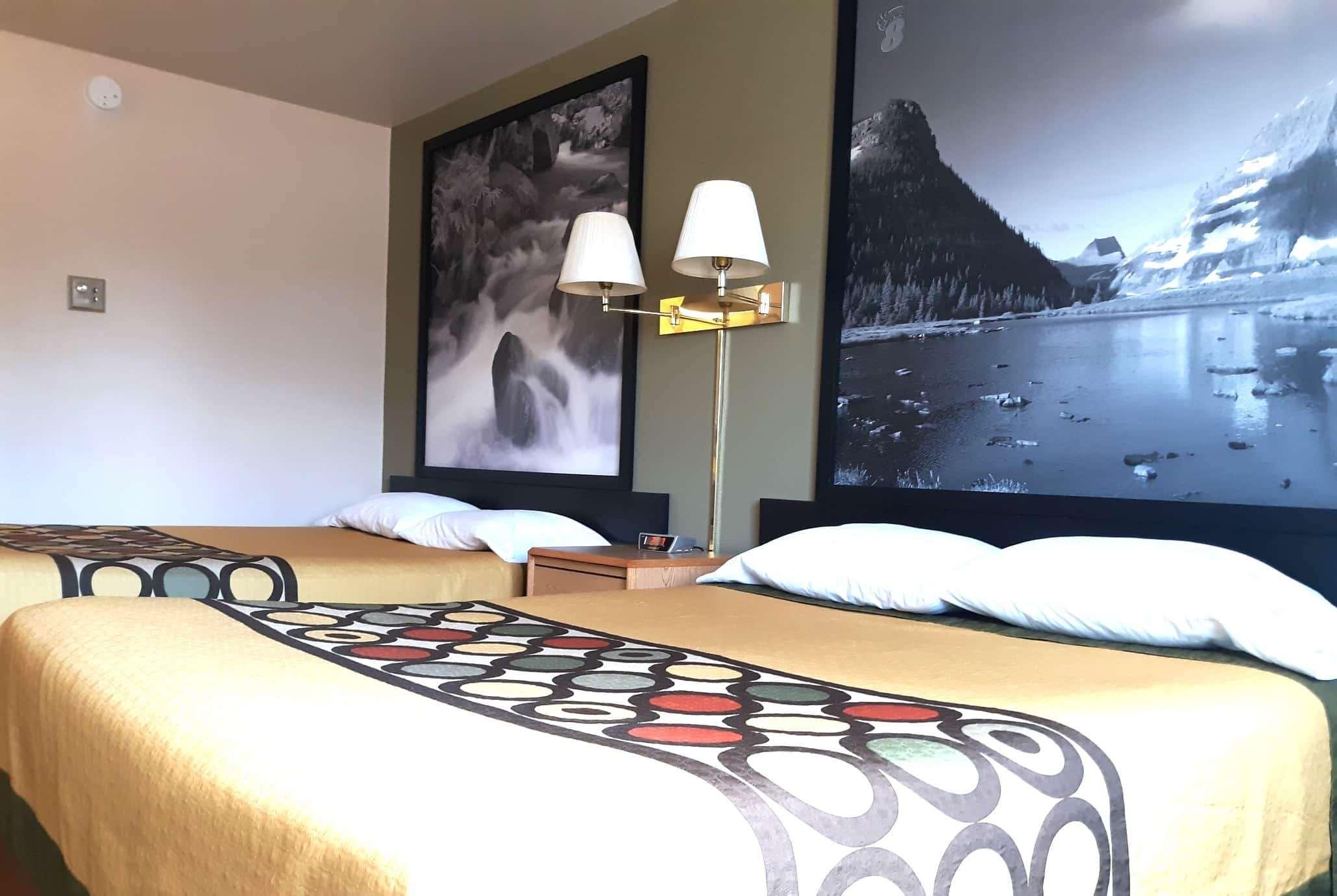 Hotel Super 8 By Wyndham Hamilton Extérieur photo
