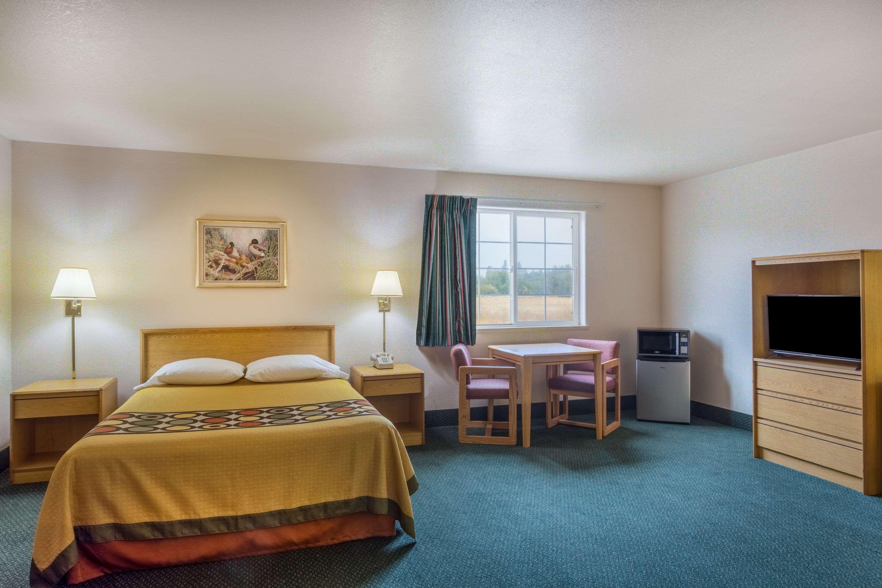 Hotel Super 8 By Wyndham Hamilton Extérieur photo