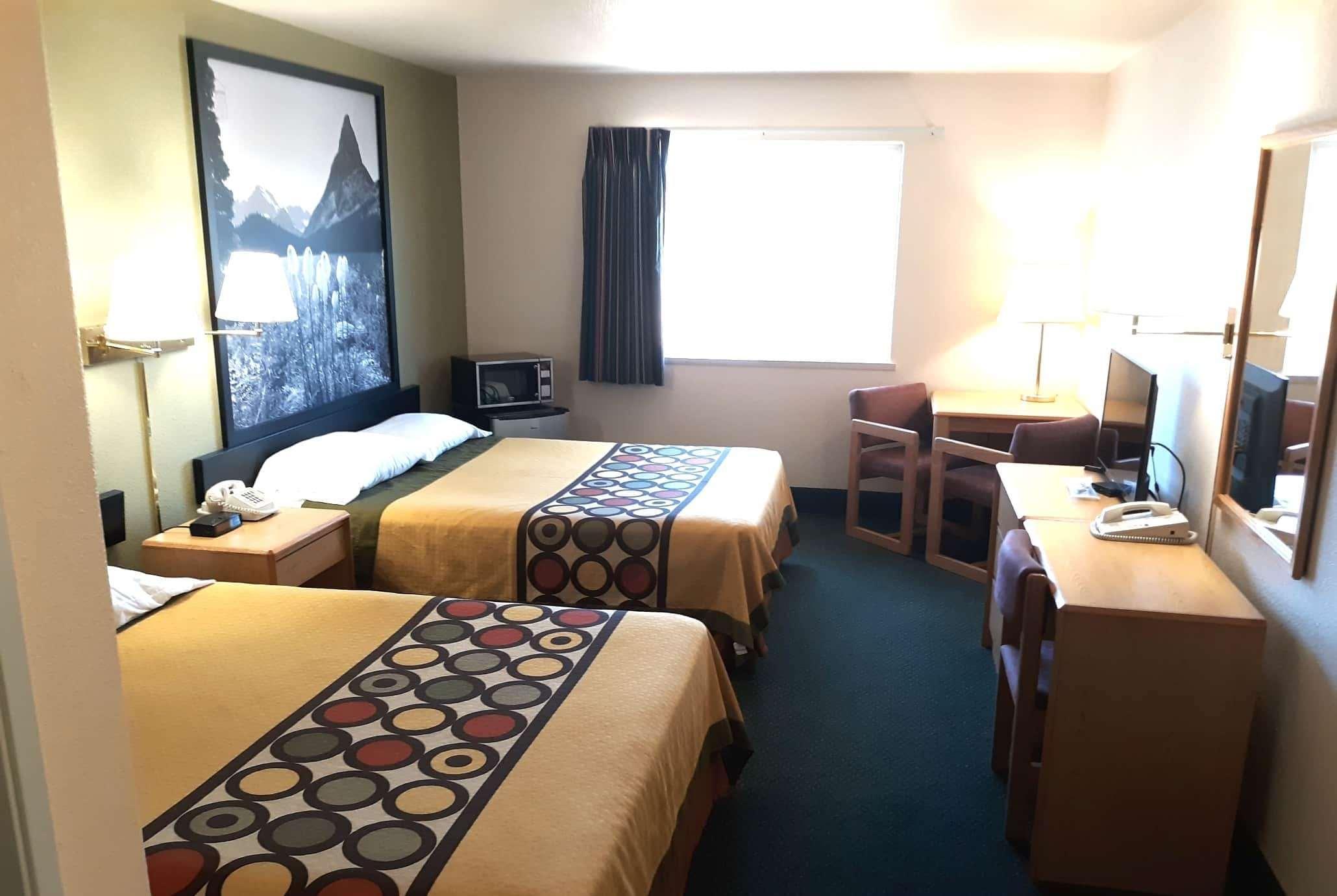Hotel Super 8 By Wyndham Hamilton Extérieur photo