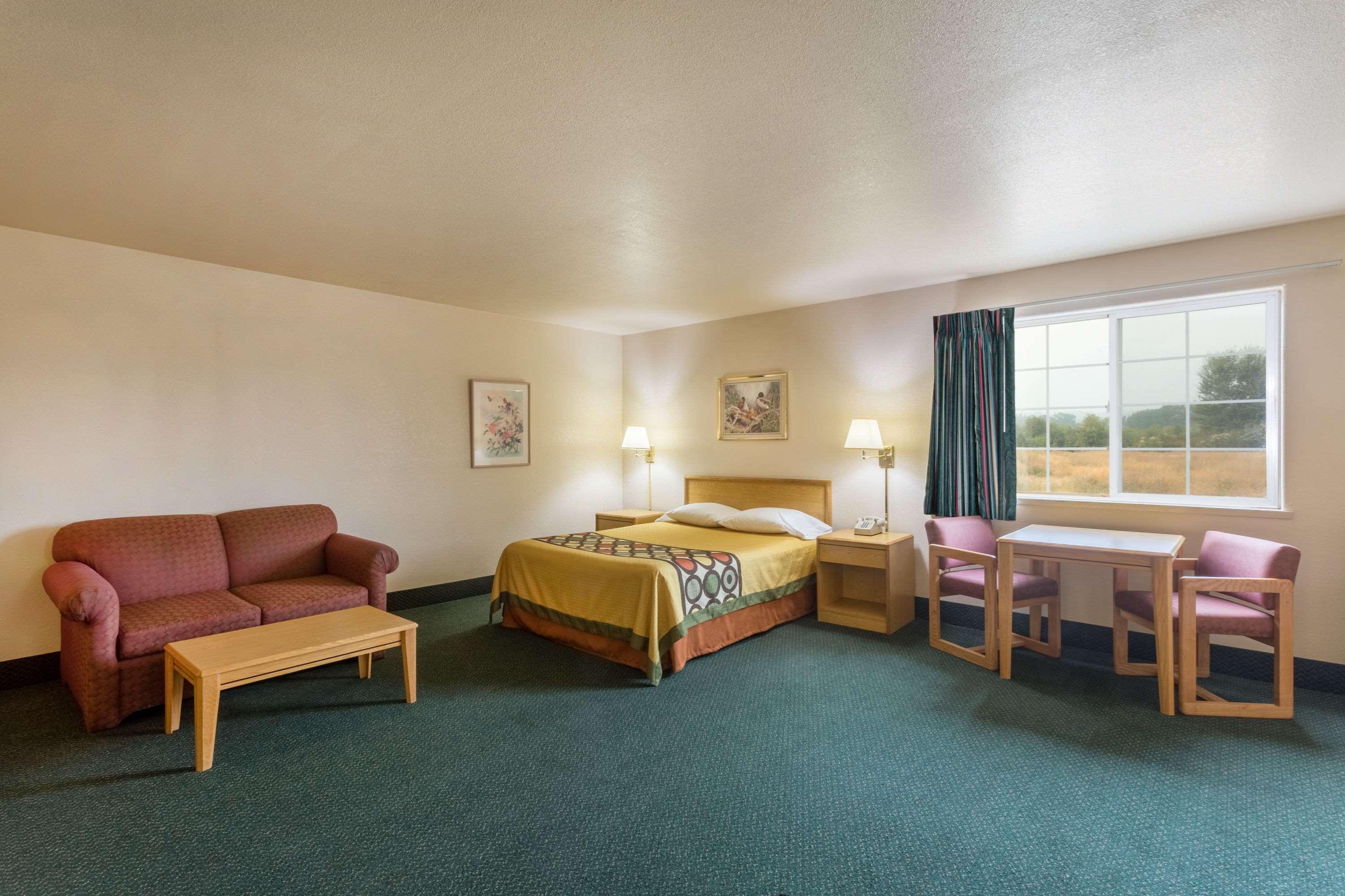 Hotel Super 8 By Wyndham Hamilton Extérieur photo