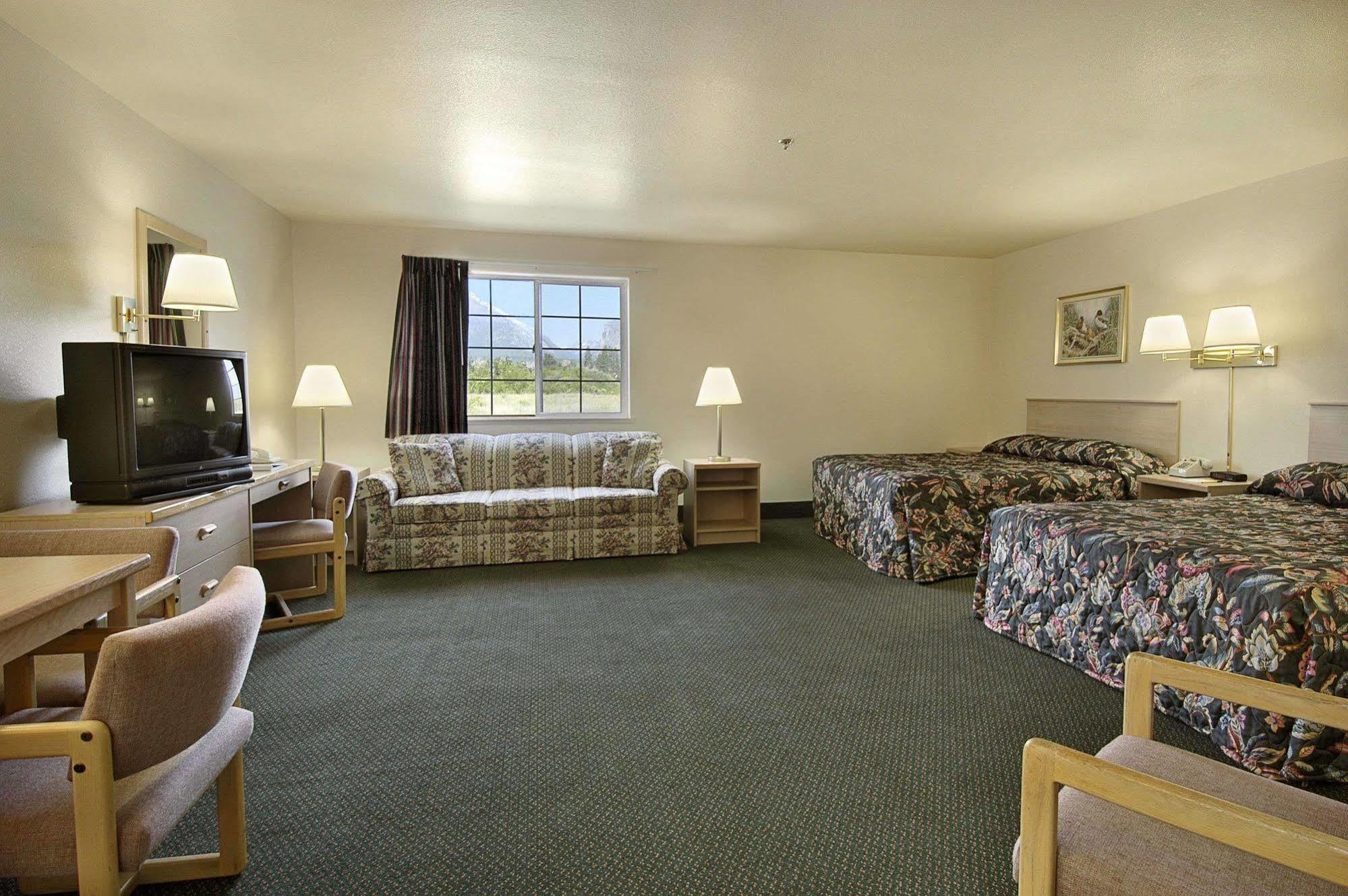 Hotel Super 8 By Wyndham Hamilton Extérieur photo